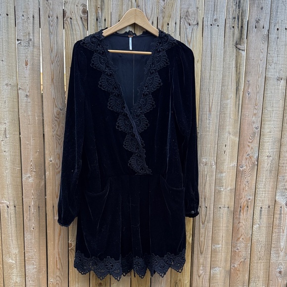 Free People Black Lace Trim Robe - Picture 2 of 11